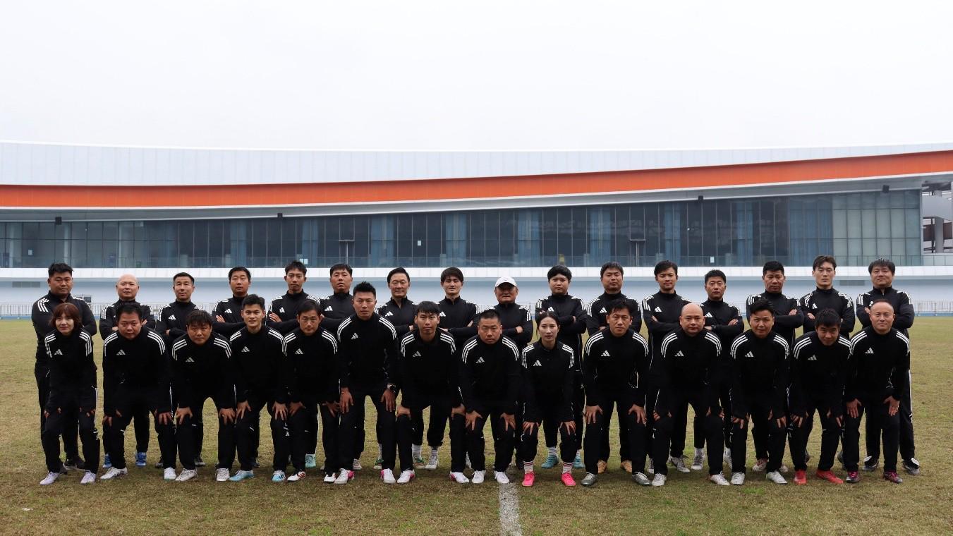 江南体育平台-足协举办精英青训教练员专项培训班，周穗安、李春满授课